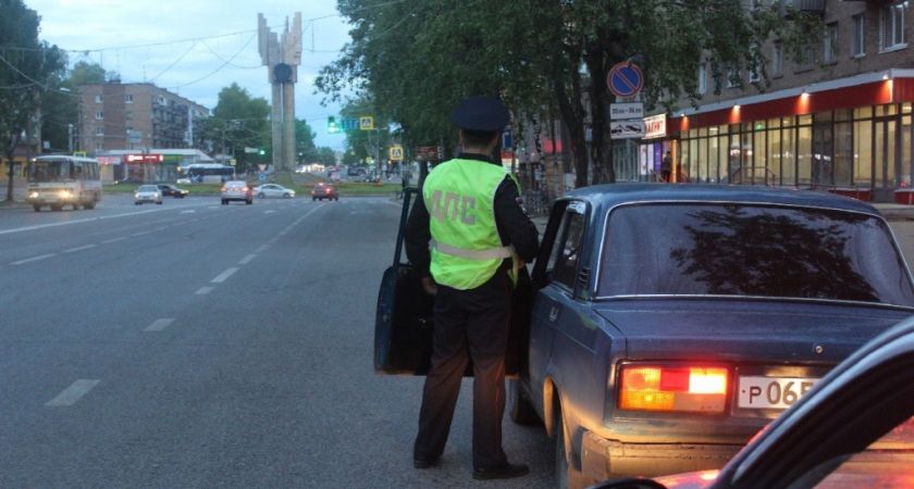 Штраф от 500 до 800 рублей за автомобиль этого цвета: в ГИБДД начались массовые проверки всех водителей