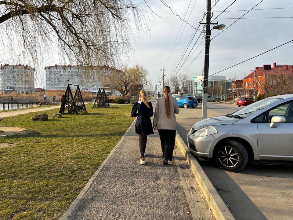 Каникулы в школах перенесли: одобрены новые летние даты: родители не в восторге