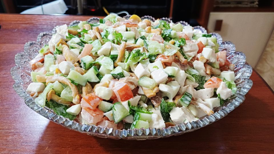 Салат "Октябрьский привет": нежность осени на вашем столе