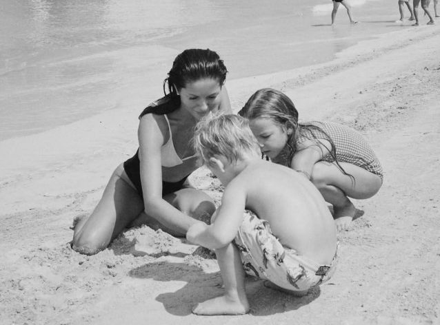 Нюша и её дети: как распределяются роли в непростой семье