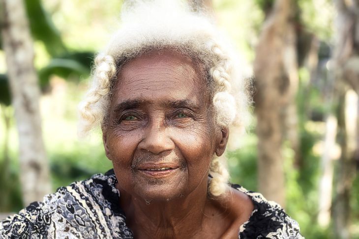 5 приемов, чтобы остановить седину: цвет волос останется прежним