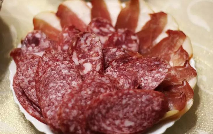 Так ли вредна колбаса, если есть ее каждый день: что вам нужно знать