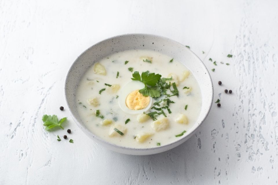 Лёгкий и сытный картофельный суп со сметаной