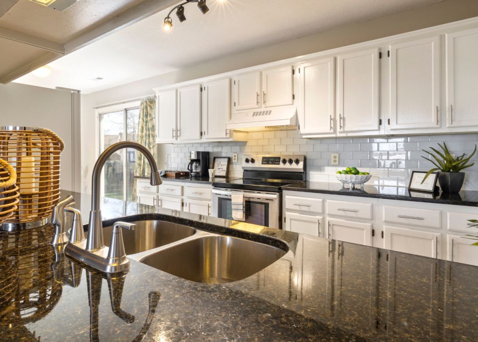 Пять угроз, которые скрываются на вашей кухне: что нужно убрать немедленно