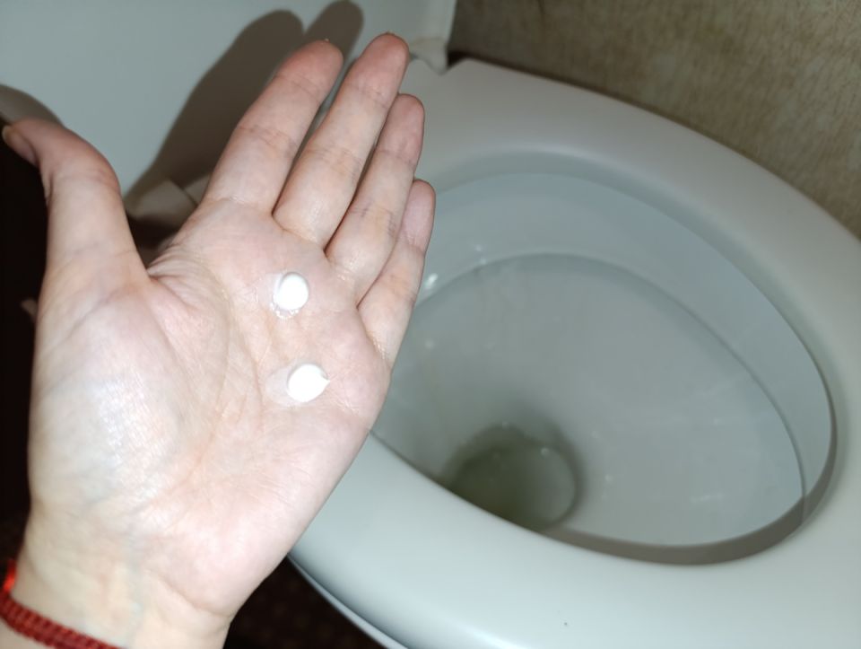 Секреты блестящего унитаза: как зубная паста спасает от неприятностей