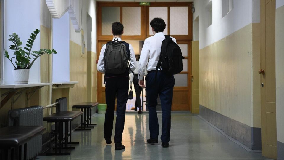 Патриотические мелодии вместо школьных звонков: нововведения ноября 2025 года