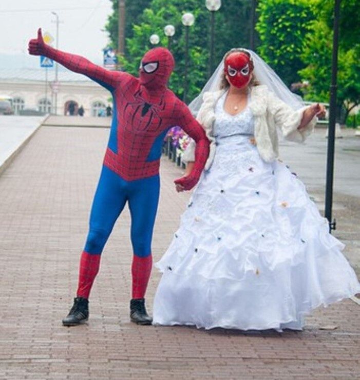 Непредсказуемая свадьба: как пары выбирают необычные наряды