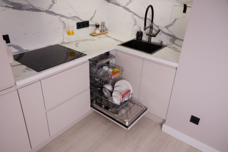 Почему специальная соль для посудомоек – важный элемент ухода за бытовой техникой?