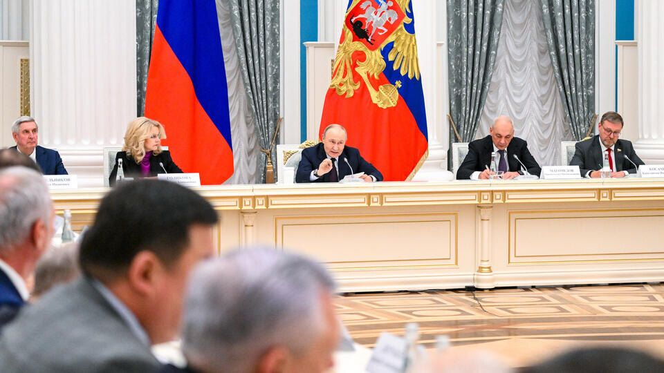 Путин о «деколонизации» России: Запад опять в своей игре?