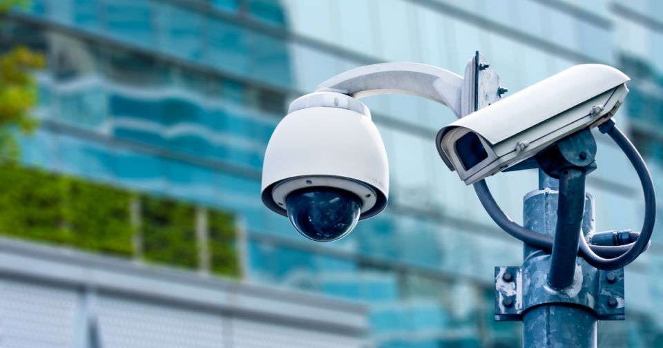 Камеры в многоквартирных домах: кто должен решать?