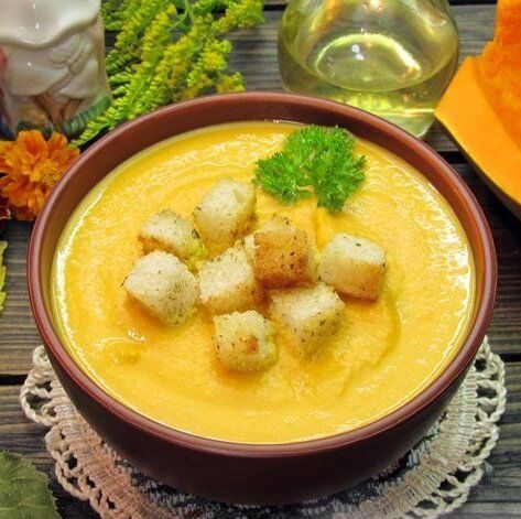 Тыквенный крем-суп: согревающий осенний вкус с хрустящими сухариками
