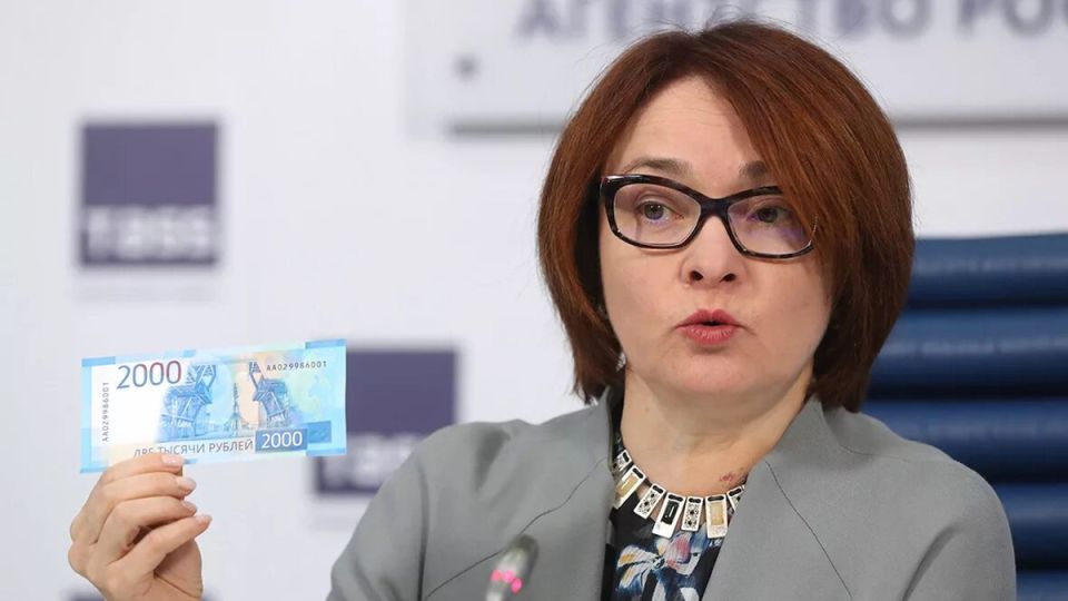 Наличные под контролем: почему банки ограничивают выдачу средств?