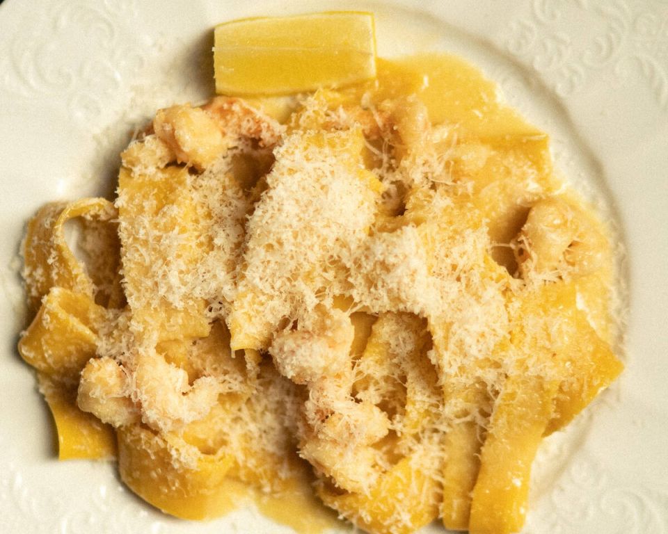 Лимонные паппарделле с креветками: солнечный вкус Средиземноморья на вашем столе