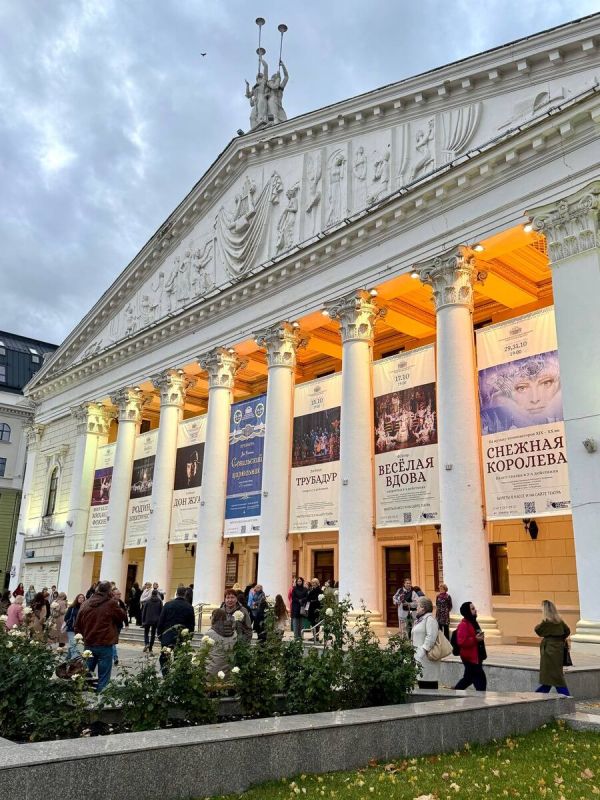 Театр как источник вдохновения: как искусство пробуждает чувства