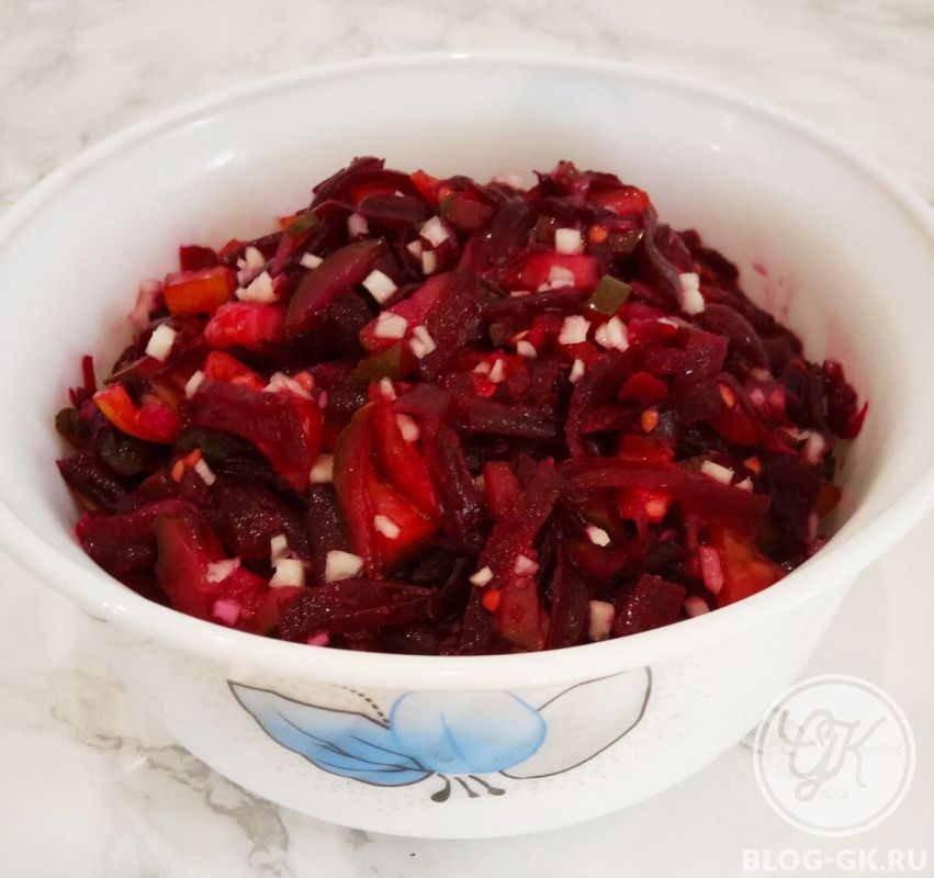 Салат из свеклы и овощей: простота и вкус на столе