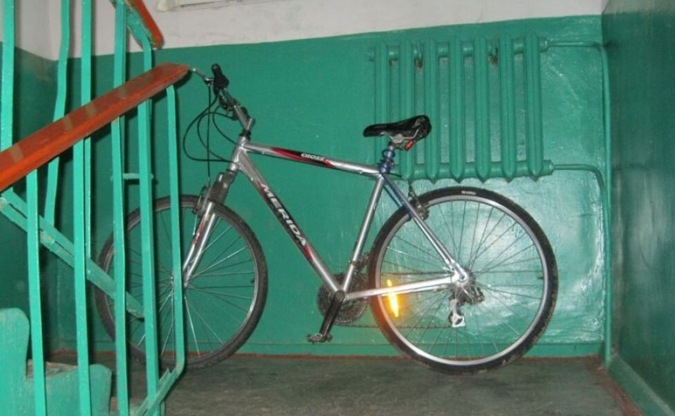 Где хранить велосипед: законная дилемма для жильцов многоэтажек