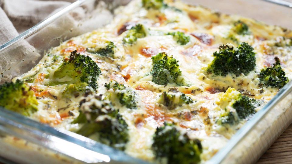 Сочетание продуктов в этой запеканке оценят даже гурманы: дополнит любое мясное блюдо