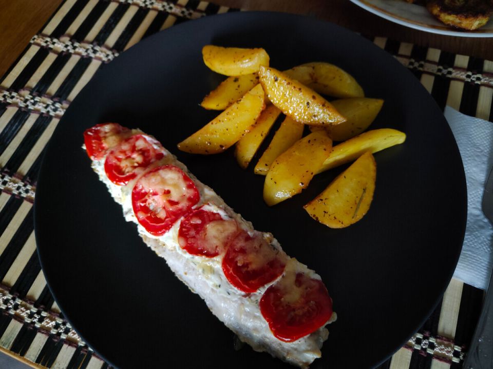 Скумбрия, запеченная в духовке: классический рецепт с изюминкой