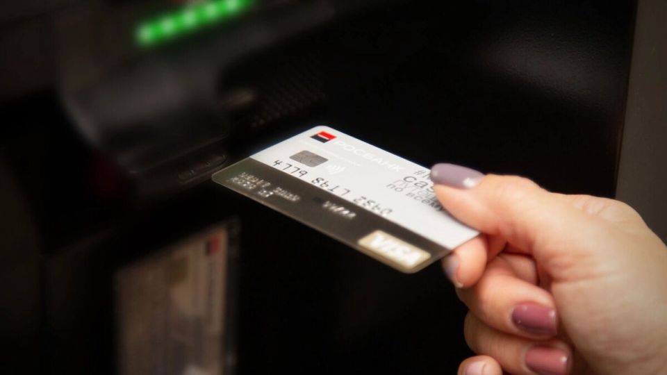 Необоснованные блокировки счетов: как Центробанк реагирует на проблемы россиян