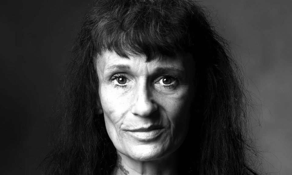 Первые признаки финансовых трудностей у женщин