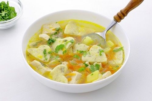 Легкий и сытный суп с галушками: простой рецепт для всей семьи