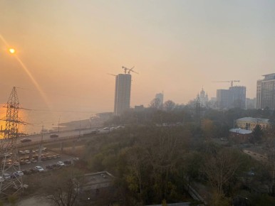 Хабаровск вновь заволокло дымом