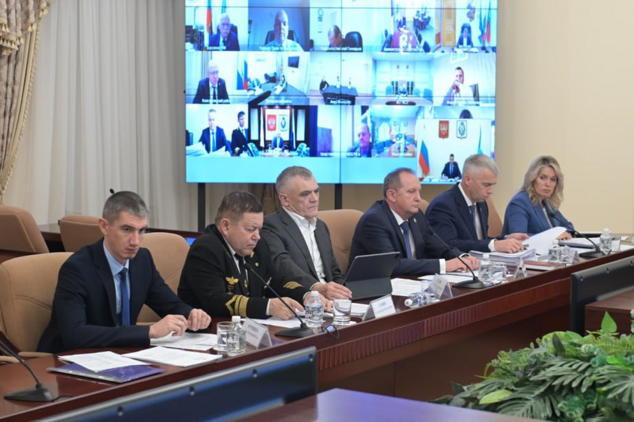 В Хабаровском крае обсудили стратегию развития судоходства на реке Амур В Хабаровском крае обсудили стратегию развития судоходства на реке Амур
