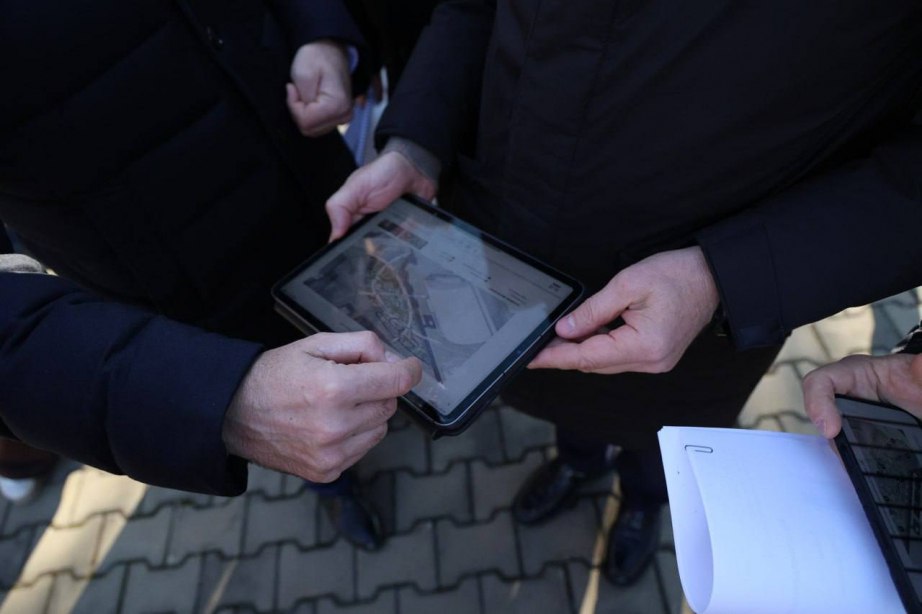 Дмитрий Демешин провел выездное совещание по благоустройству дамбы Южного округа Дмитрий Демешин провел выездное совещание по благоустройству дамбы Южного округа