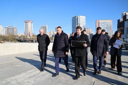 Дмитрий Демешин провел выездное совещание по благоустройству дамбы Южного округа