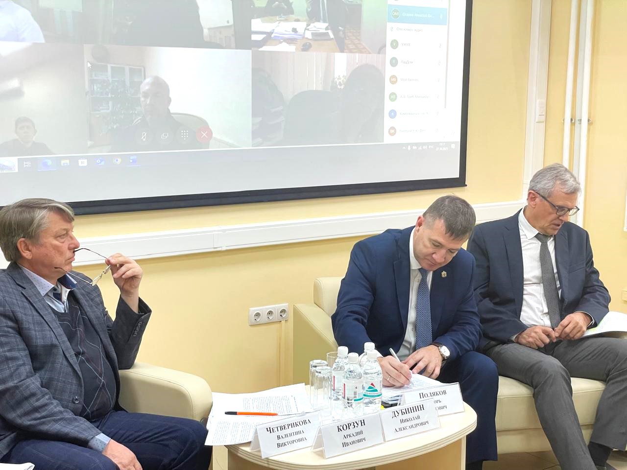 Качество и сроки процедур по выдаче разрешений на строительство проанализировали на встрече с застройщиками в минэкономразвития края Качество и сроки процедур по выдаче разрешений на строительство проанализировали на встрече с застройщиками в минэкономразвития края