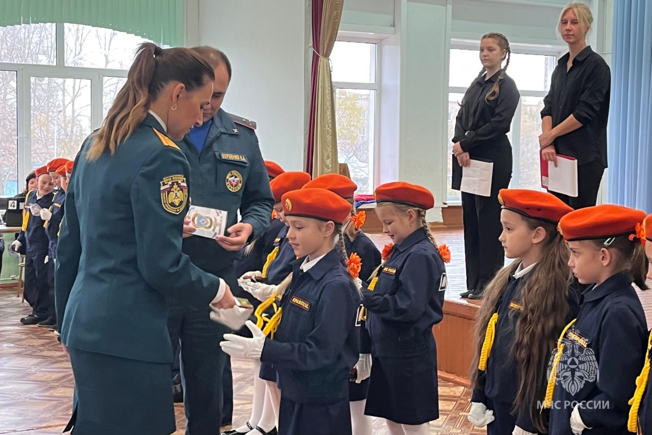 Первый шаг к профессии: в Вяземской школе кадеты и пограничники получили свои первые погоны Первый шаг к профессии: в Вяземской школе кадеты и пограничники получили свои первые погоны