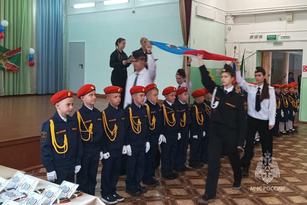 Первый шаг к профессии: в Вяземской школе кадеты и пограничники получили свои первые погоны Первый шаг к профессии: в Вяземской школе кадеты и пограничники получили свои первые погоны