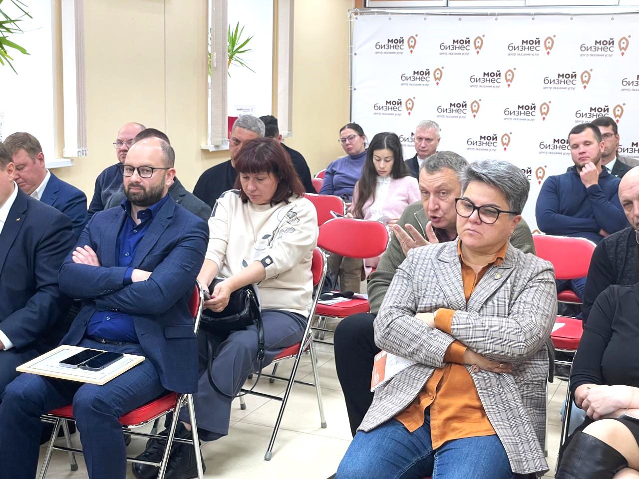 Качество и сроки процедур по выдаче разрешений на строительство проанализировали на встрече с застройщиками в минэкономразвития края Качество и сроки процедур по выдаче разрешений на строительство проанализировали на встрече с застройщиками в минэкономразвития края
