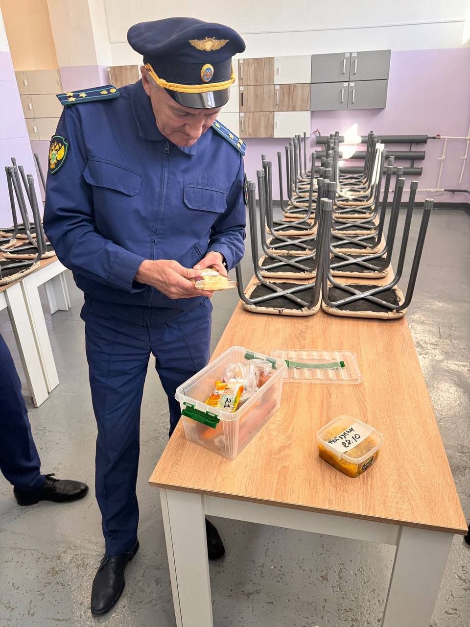 Заместитель прокурора Хабаровского края Сергей Аксаментов проверил участок, функционирующий как исправительный центр, а также уголовно-исполнительную инспекцию Заместитель прокурора Хабаровского края Сергей Аксаментов проверил участок, функционирующий как исправительный центр, а также уголовно-исполнительную инспекцию