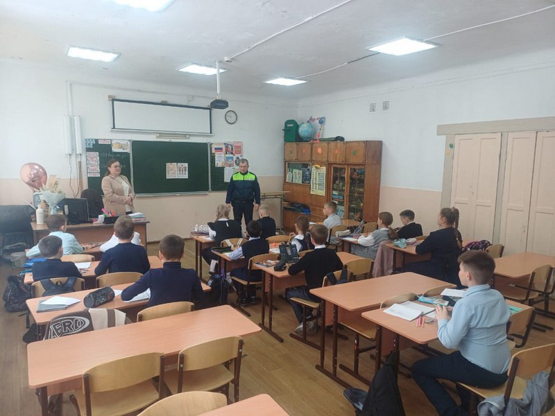 Профилактические мероприятия Госавтоинспекции в Солнечном и Ванинском районах: обучение безопасности через игру и диалог Профилактические мероприятия Госавтоинспекции в Солнечном и Ванинском районах: обучение безопасности через игру и диалог