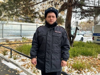 Участковый из Хабаровского района спас мужчину из горящей квартиры