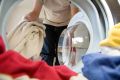 Стоит ли стирать новую одежду перед тем, как надеть: мнение экспертов