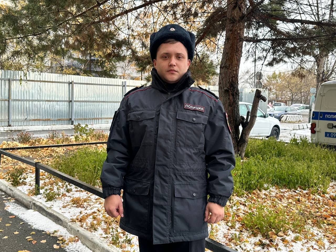 Полицейский Хабаровского района спас мужчину из горящей квартиры