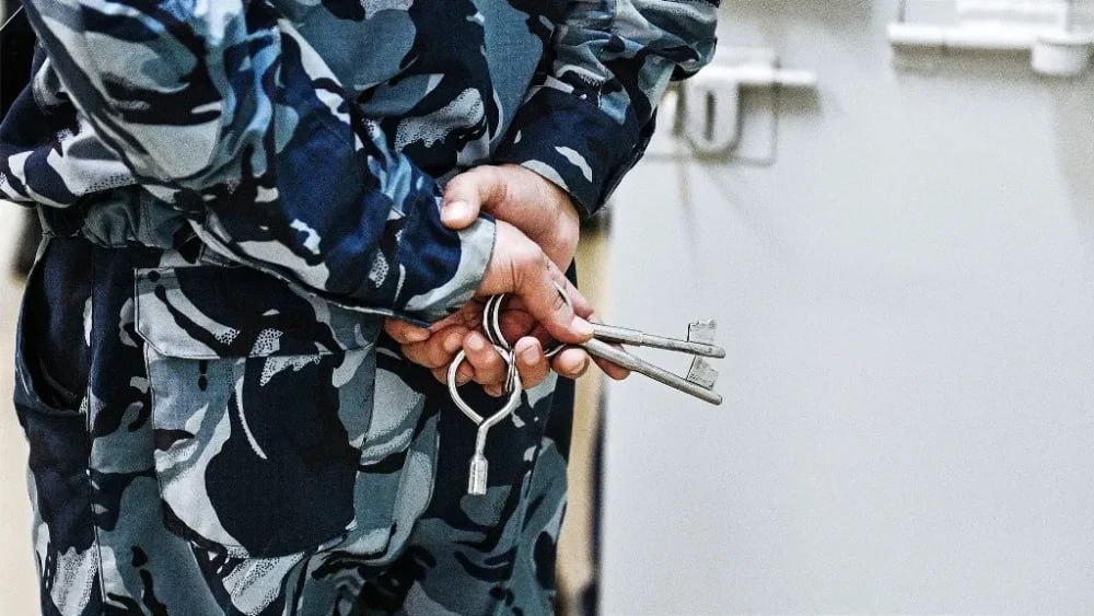 Начальник исправительной колонии в Советской Гавани сделал заключенного своим личным помощником