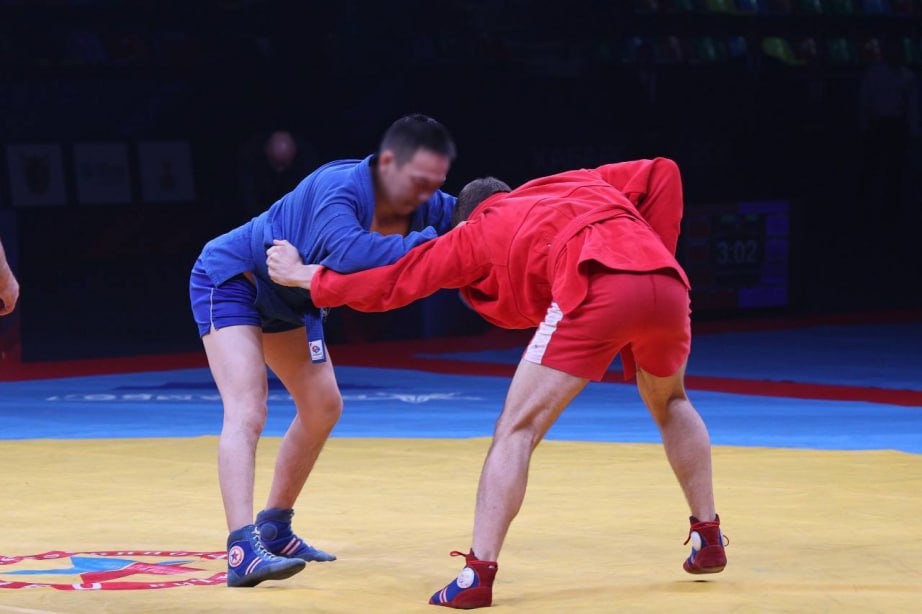 Всероссийские соревнования по самбо, посвященные 80-й годовщине Победы, стартовали в Хабаровске