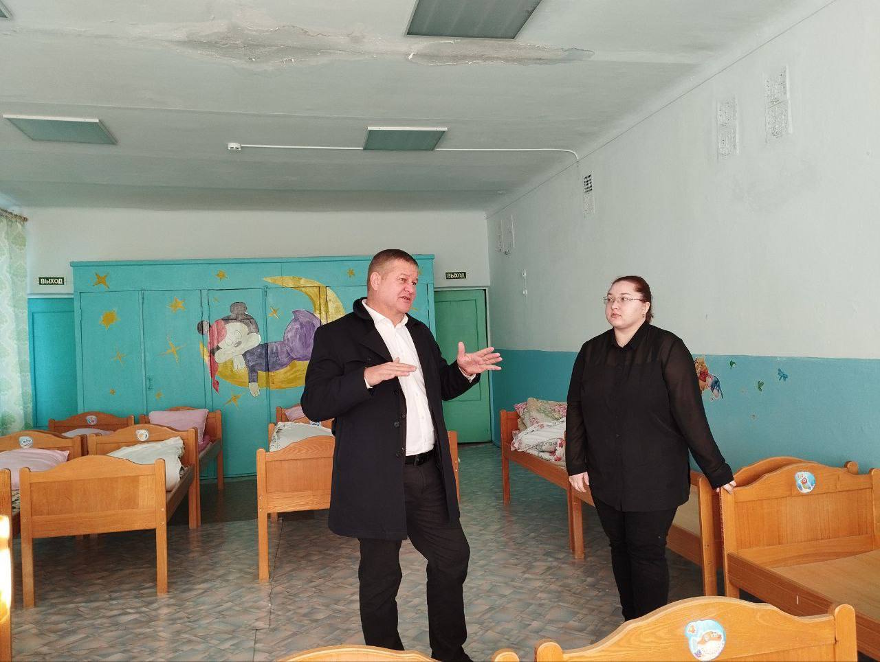 Заделать крышу детского сада в поселке Токи планируют в ближайшее время Заделать крышу детского сада в поселке Токи планируют в ближайшее время