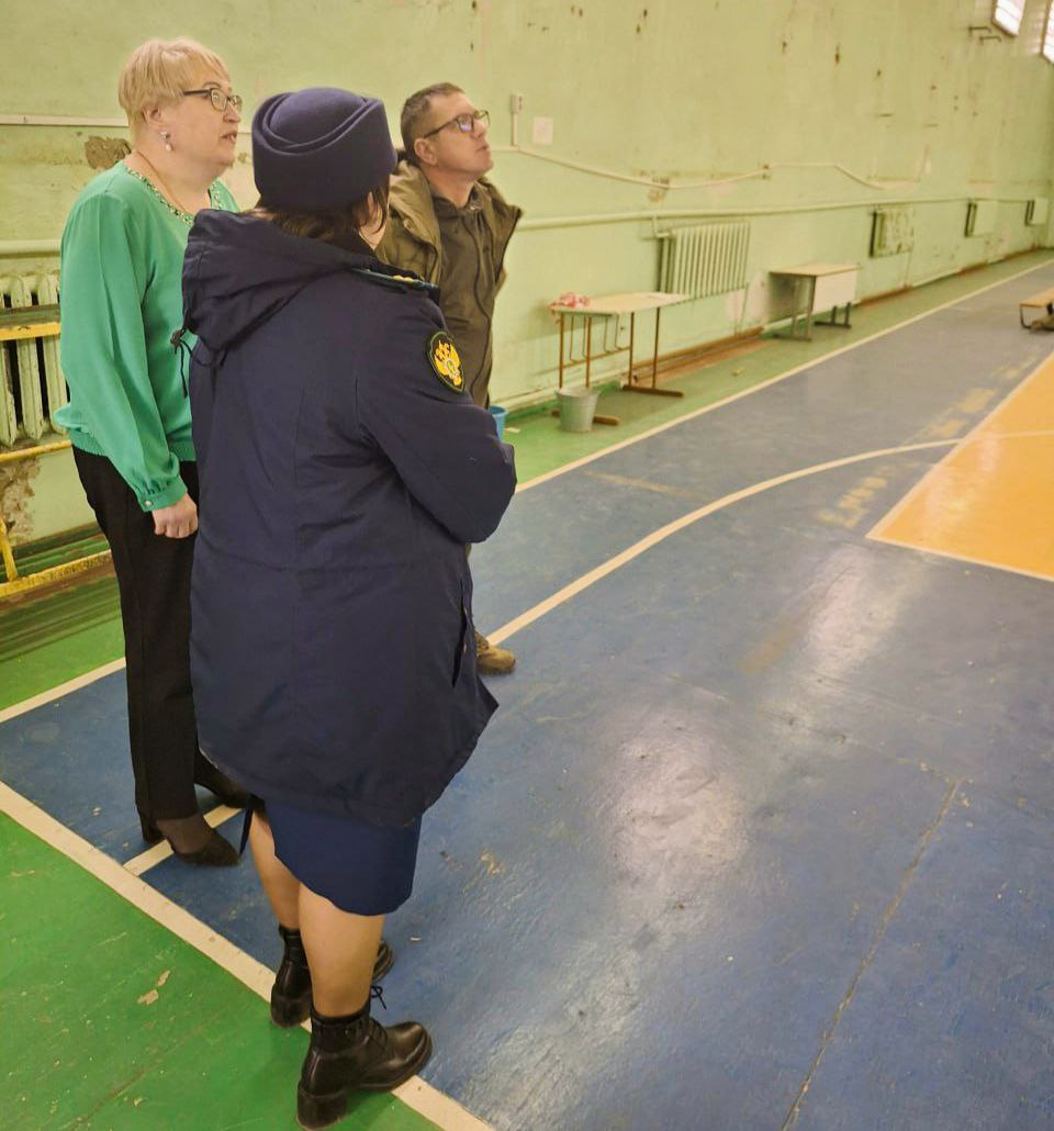Николаевский-на-Амуре городской прокурор Татьяна Маричук проинспектировала ход проведения капитального ремонта в МБОУ СОШ № 1