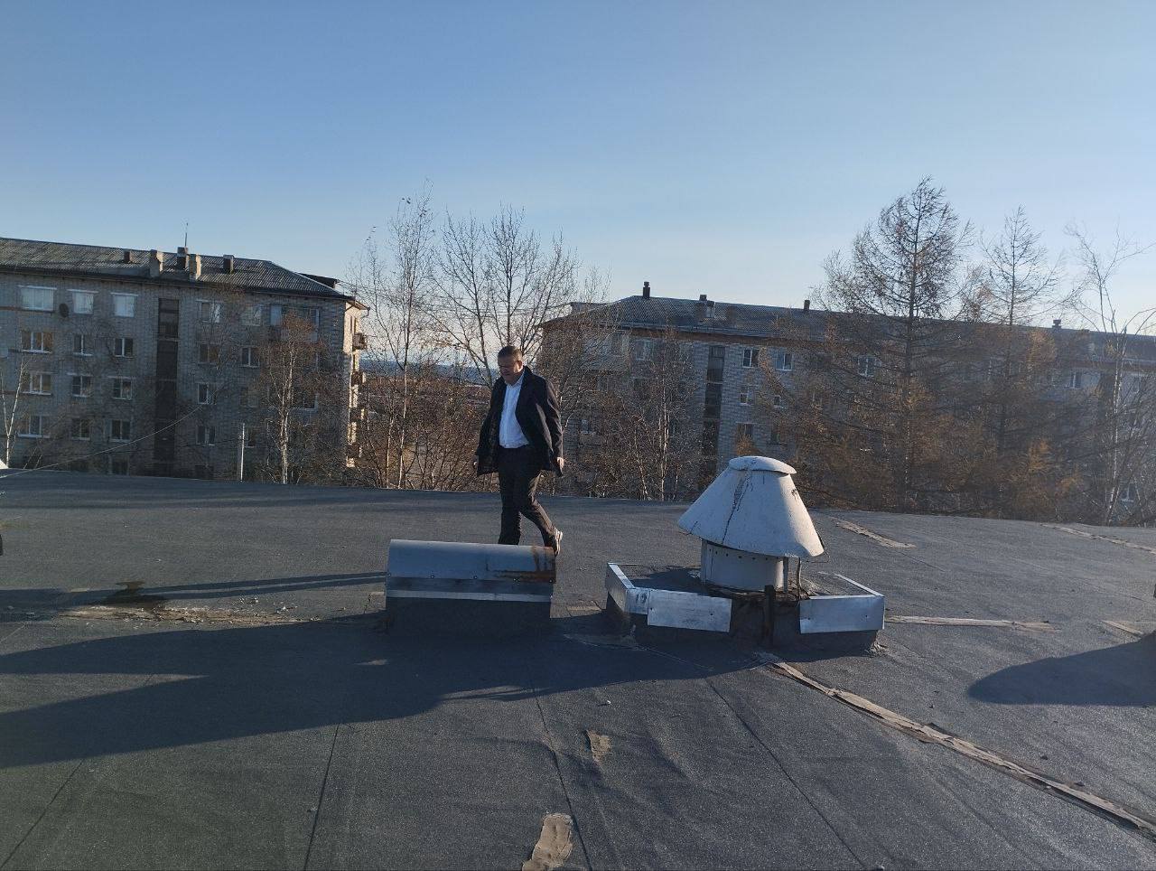 Заделать крышу детского сада в поселке Токи планируют в ближайшее время Заделать крышу детского сада в поселке Токи планируют в ближайшее время