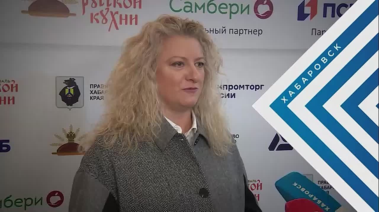 Лекции от хранительницы императорского фарфора государственного Эрмитажа, искусство царской сервировки и ужин, как для цесаревича Николая, когда-то посетившего Хабаровск — так стартовал фестиваль русской кухни