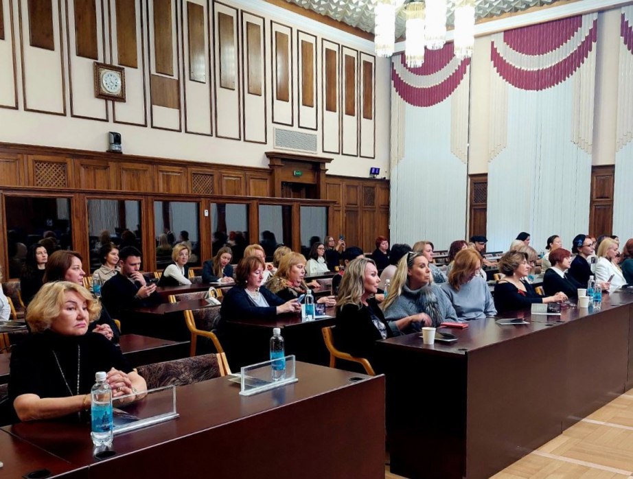 Об истории русского фарфора и искусстве сервировки рассказали рестораторам Хабаровска и края Об истории русского фарфора и искусстве сервировки рассказали рестораторам Хабаровска и края