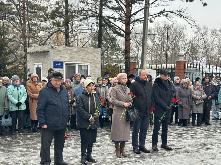 В Хабаровском крае почтили память жертв политических репрессий В Хабаровском крае почтили память жертв политических репрессий