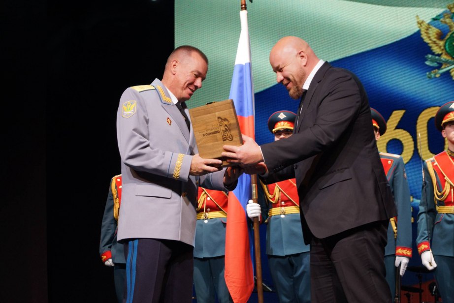 Со 160-летием со Дня образования института судебных приставов в России поздравил сотрудников вице-губернатор Артем Мельников Со 160-летием со Дня образования института судебных приставов в России поздравил сотрудников вице-губернатор Артем Мельников