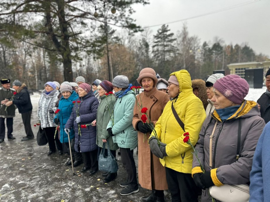 В Хабаровском крае почтили память жертв политических репрессий В Хабаровском крае почтили память жертв политических репрессий