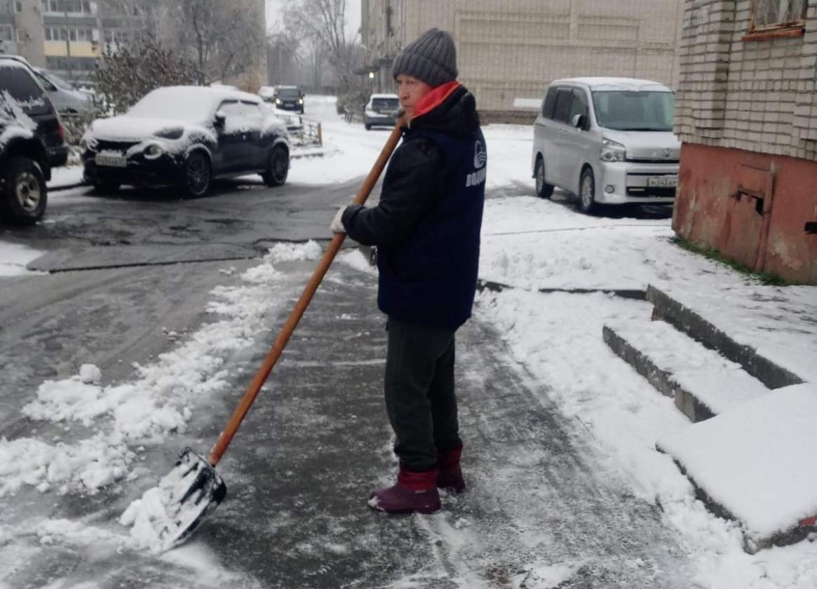 По поручению мэра Хабаровска Сергея Кравчука управляющие компании в течение дня наводили порядок на придомовых площадках По поручению мэра Хабаровска Сергея Кравчука управляющие компании в течение дня наводили порядок на придомовых площадках