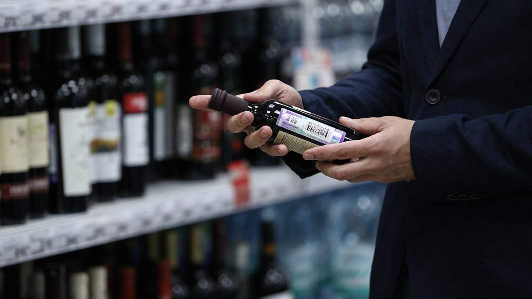 Информацию о повышении возраста продажи алкоголя до 21 года опровергли в Госдуме